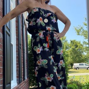 Hawaiian print jumper, cropped legs